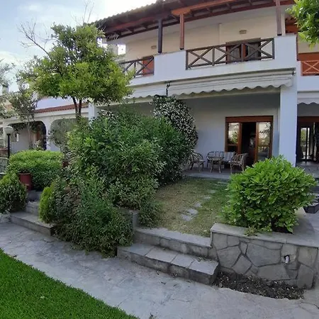 Little In Kassandra Halkidiki פורקה